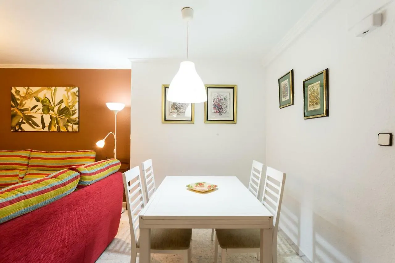 Holi-Rent Albareda Apartment Seville