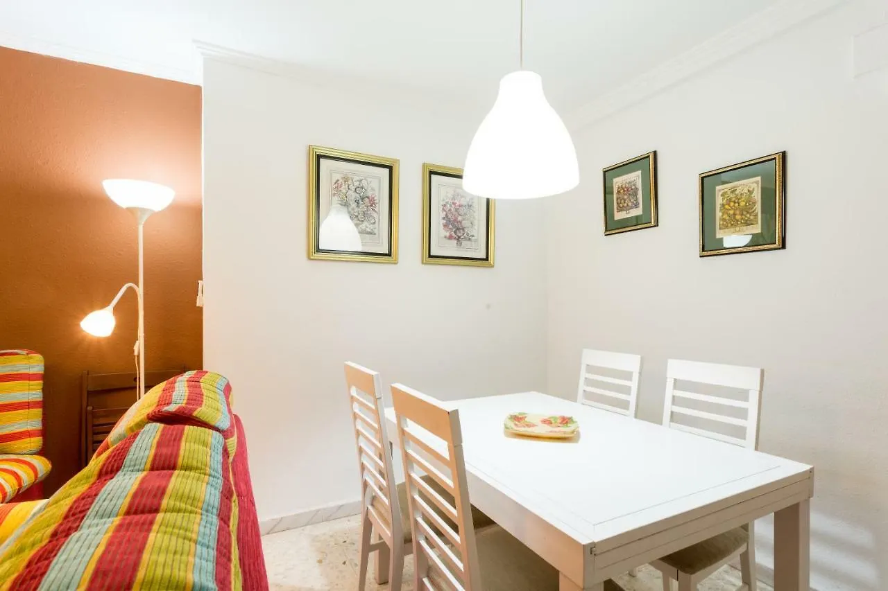 Holi-Rent Albareda Apartment Seville