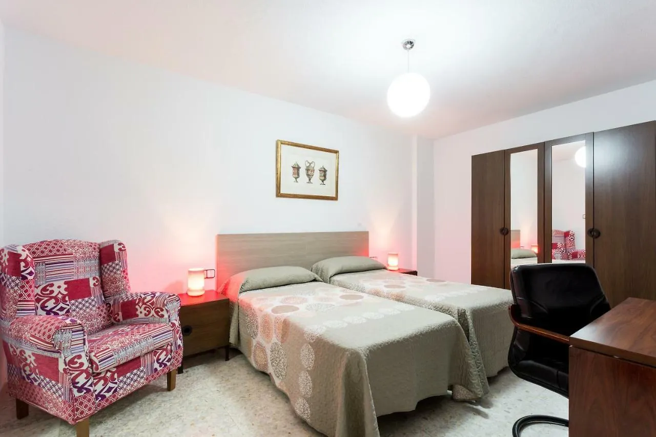 Holi-Rent Albareda Apartment Seville