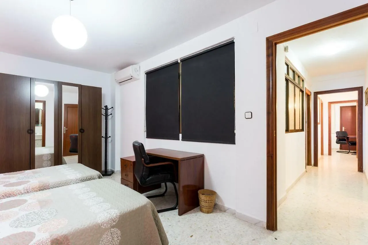 Holi-Rent Albareda Apartment Seville
