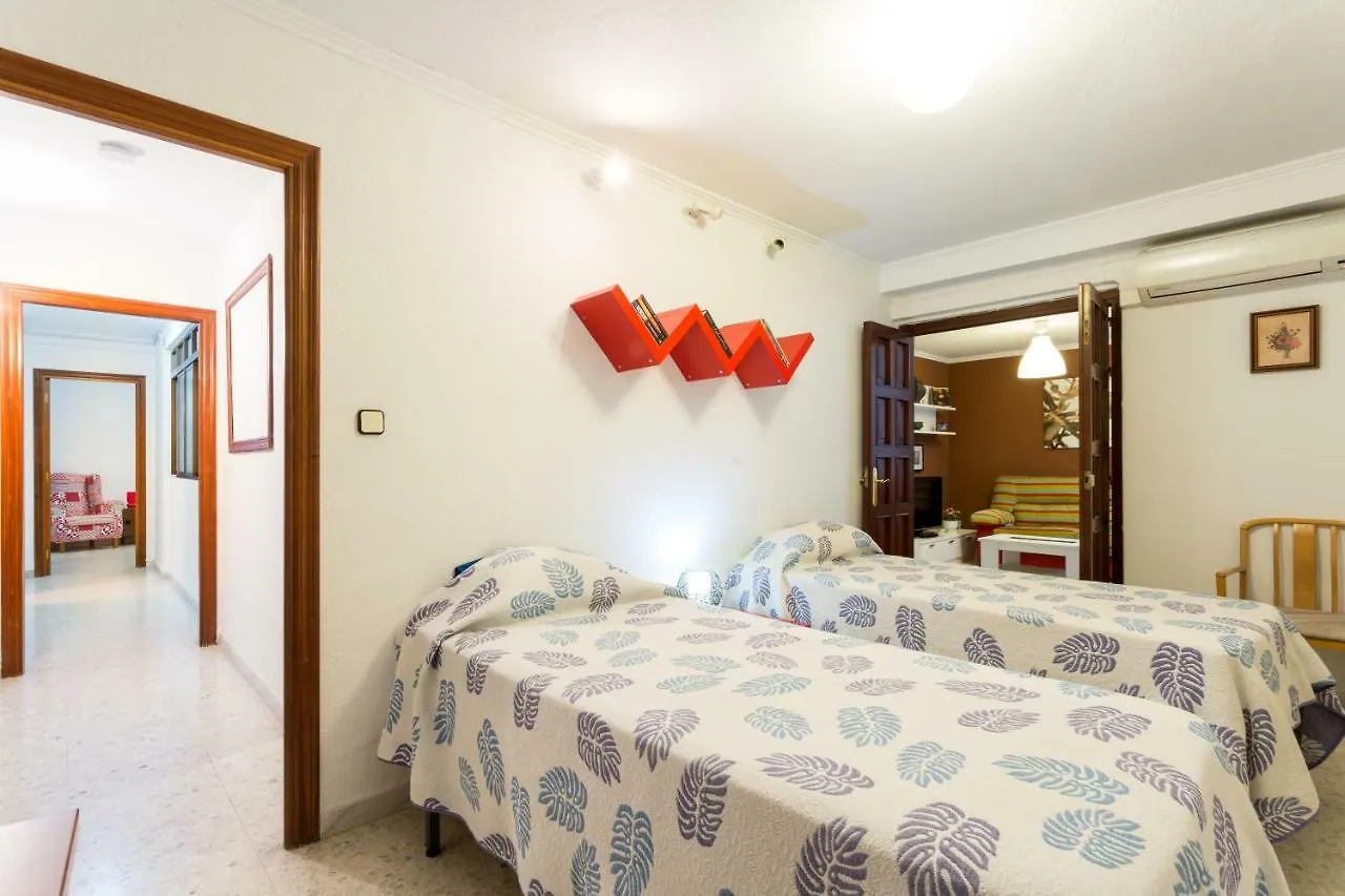 Holi-Rent Albareda Apartment Seville